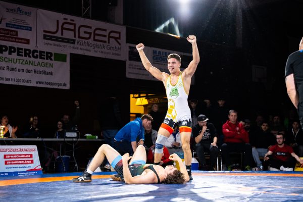 20251122_grizzlys_tomburger_0069