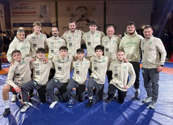 Grizzly_Teambild nach Sieg Berchtesgaden